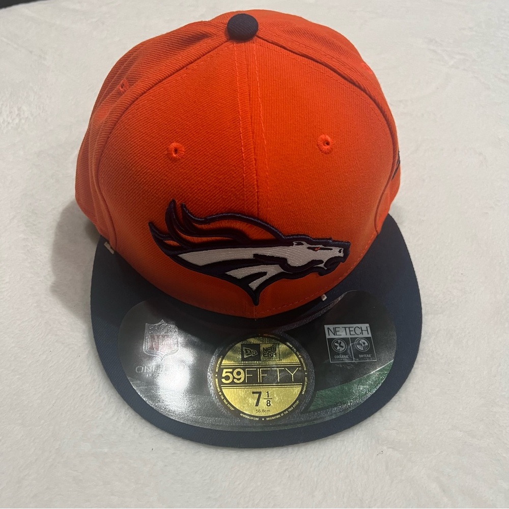 NEW ERA 59FIFTY FITTED NFL ON FIELD DENVER BRONCOS NFL Orange NWT Size 7 1/8 NWT